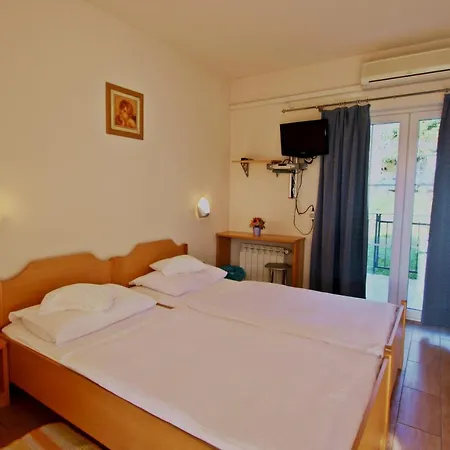 Guest For 2 Persons Guest house *